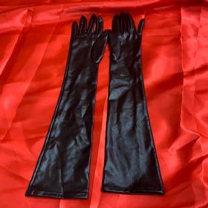 🖤Black faux leather Elbow gloves🖤